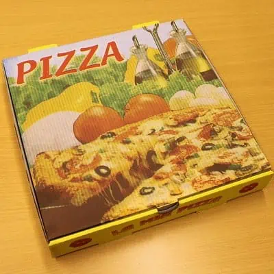 Corrugated pizza boxes